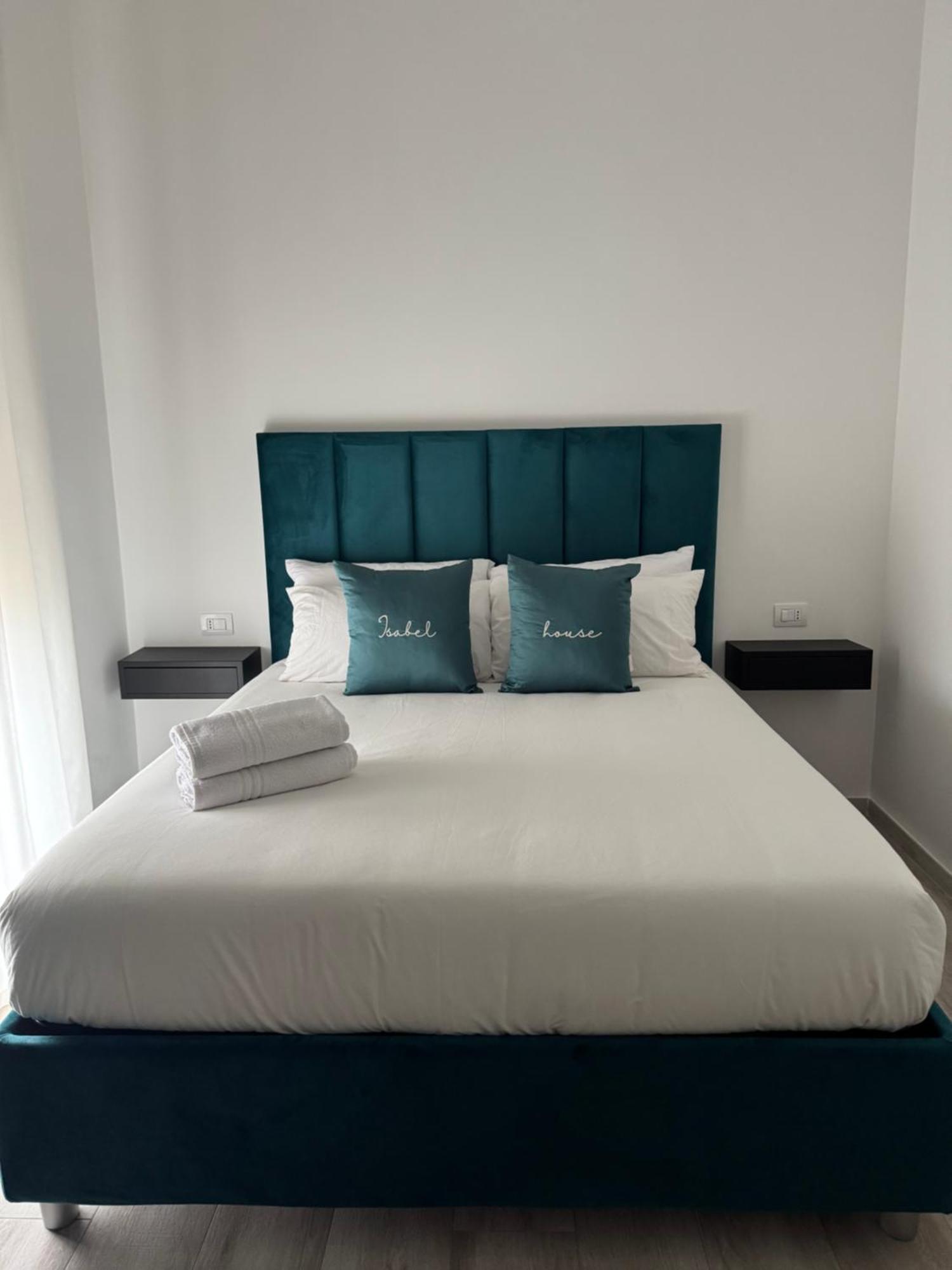 Isabel House Napoli